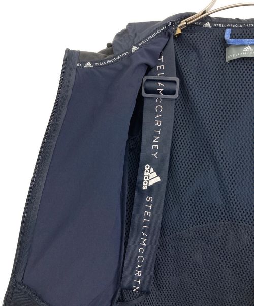 adidas by stella McCartney（アディダス バイ ステラマッカートニー）adidas by stella McCartney (アディダス バイ ステラマッカートニー) adidas by STELLA McCARTNEY トレイルソフトシェルジャケット ブルー サイズ:XSの古着・服飾アイテム