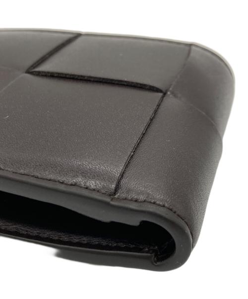 BOTTEGA VENETA（ボッテガベネタ）BOTTEGA VENETA (ボッテガベネタ) カセット コインパース付き 2つ折りウォレット ブラウンの古着・服飾アイテム