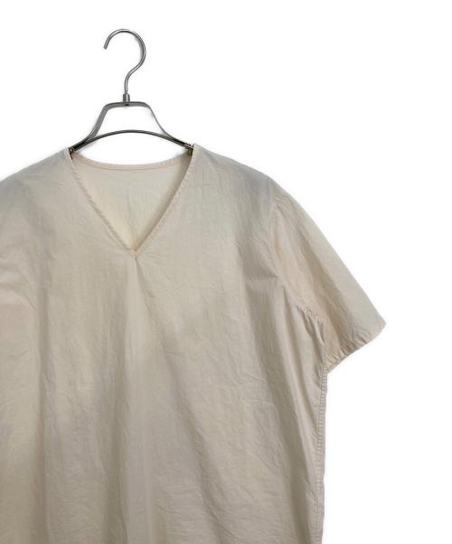 M medium（エム ミディアム）M medium (エム ミディアム) VネックTシャツ ベージュ サイズ:不明の古着・服飾アイテム