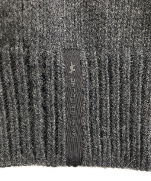 maison kitsune（メゾンキツネ）maison kitsune (メゾンキツネ) MAISON KITSUNE クルーネックニット グレー サイズ:XSの古着・服飾アイテム