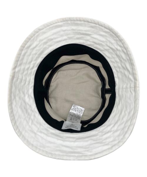 Vivienne Westwood（ヴィヴィアンウエストウッド）Vivienne Westwood (ヴィヴィアンウエストウッド) Vivienne Westwood（ヴィヴィアンウエストウッド）バケットハット ホワイト サイズ:M～Sの古着・服飾アイテム