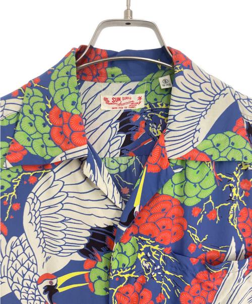 Sun Surf（サンサーフ）Sun Surf (サンサーフ) SUN SURF CRANE IN FLIGHT ブルー×レッド サイズ:Sの古着・服飾アイテム