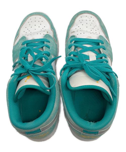 NIKE（ナイキ）NIKE (ナイキ) スニーカー ホワイト×グリーン サイズ:24の古着・服飾アイテム