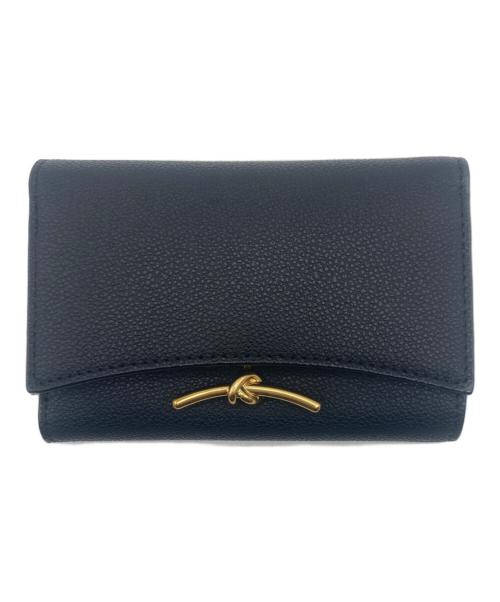 CHARLES & KEITH（チャールズアンドキース）CHARLES & KEITH (チャールズアンドキース) Huxley ハクスリー メタリック アクセント フロントフラップ ウォレット  ブラックの古着・服飾アイテム