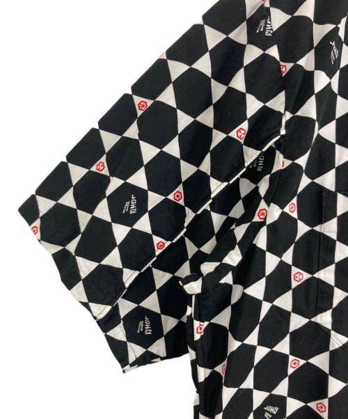 JohnUNDERCOVER（ジョンアンダーカバー）JohnUNDERCOVER (ジョンアンダーカバー) JohnUNDERCOVER 半袖シャツ ホワイト×ブラック サイズ:4の古着・服飾アイテム