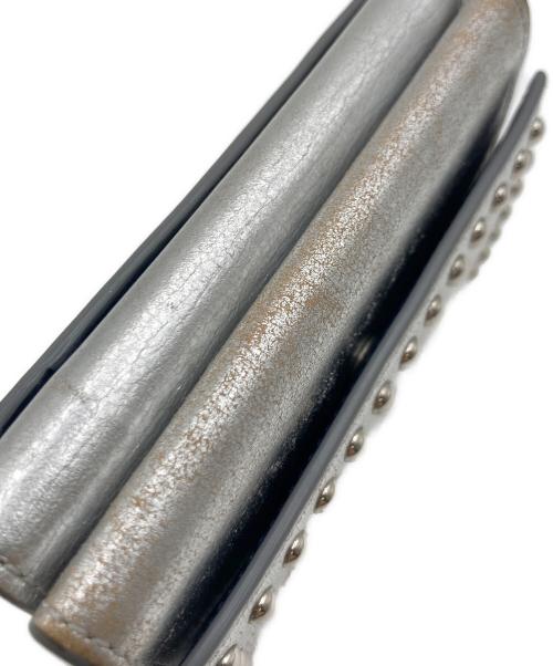 J&M DAVIDSON（ジェイ＆エム デヴィッドソン）J&M DAVIDSON (ジェイ＆エム デヴィッドソン) J&M DAVIDSON スタッズ メタル ウォレット シルバーの古着・服飾アイテム