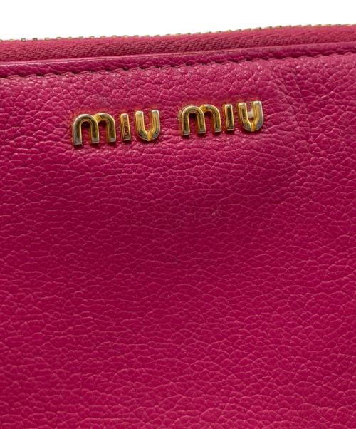 MIU MIU（ミュウミュウ）MIU MIU (ミュウミュウ) 長財布 ショッキングピンクの古着・服飾アイテム