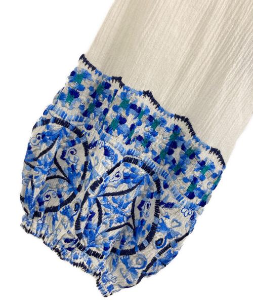 GRACE CONTINENTAL（グレースコンチネンタル）GRACE CONTINENTAL (グレースコンチネンタル) GRACE CONTINENTAL サークル刺繍トップス ホワイト×ブルー サイズ:36の古着・服飾アイテム