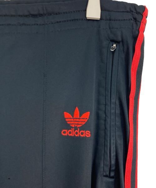adidas（アディダス）adidas (アディダス) トラックパンツ レッド×ブラック サイズ:Mの古着・服飾アイテム