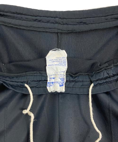 adidas（アディダス）adidas (アディダス) トラックパンツ レッド×ブラック サイズ:Mの古着・服飾アイテム