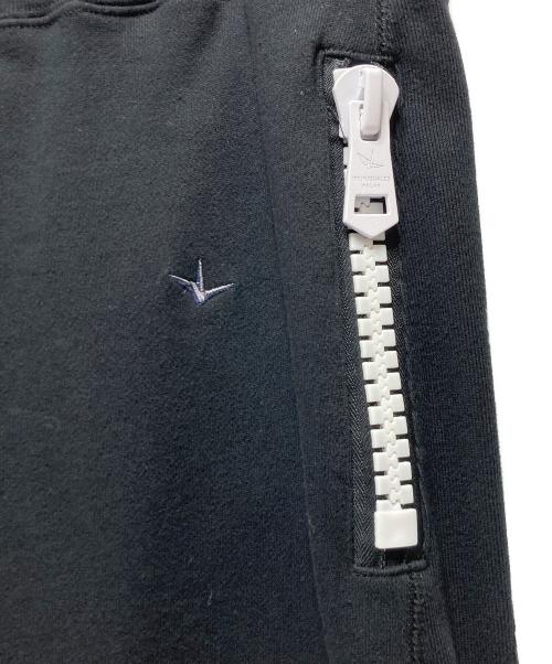 1PIU1UGUALE3 RELAX（ウノピゥウノウグァーレトレ リラックス）1PIU1UGUALE3 RELAX (ウノピゥウノウグァーレトレ リラックス) 1PIU1UGUALE3 RELAX（ウノピゥウノウグァーレトレ リラックス）裏毛ビッグファスナーロングパンツ ブラック サイズ:XL 未使用品の古着・服飾アイテム