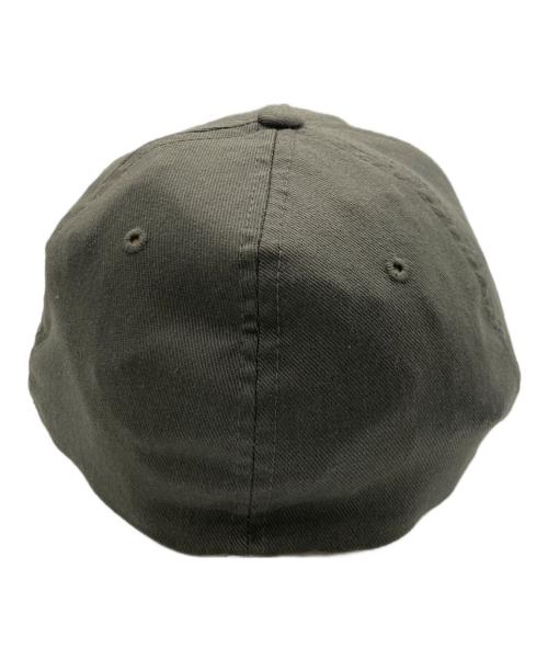 stussy（ステューシー）stussy (ステューシー) stussy(ステューシー) キャップ グレー×レッドの古着・服飾アイテム
