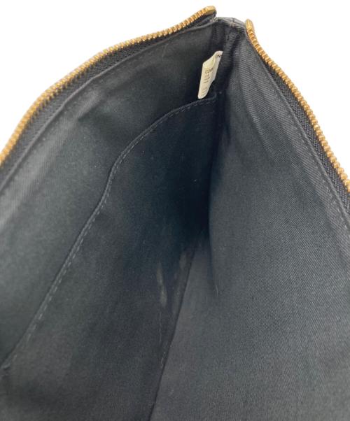 COMME des GARCONS（コムデギャルソン）COMME des GARCONS (コムデギャルソン) JUNYA WATANABE COMME des GARCONS スタッズクラッチバッグ ブラック×ゴールドの古着・服飾アイテム