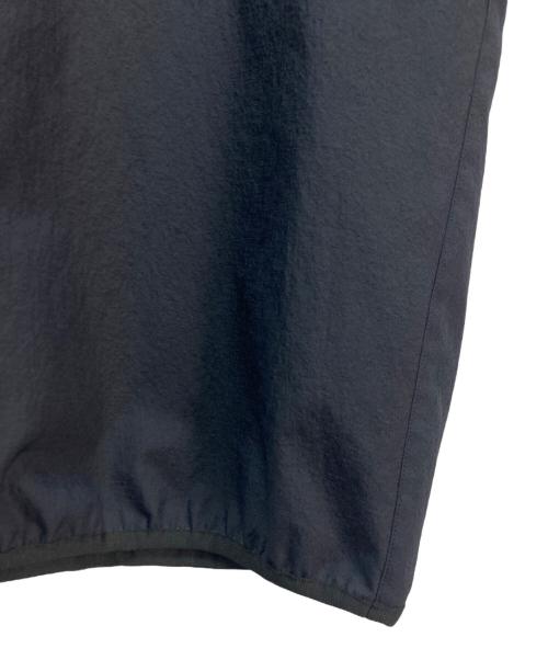 URU（ウル）URU (ウル) HALF ZIP S/S PARKA ブラック サイズ:2の古着・服飾アイテム