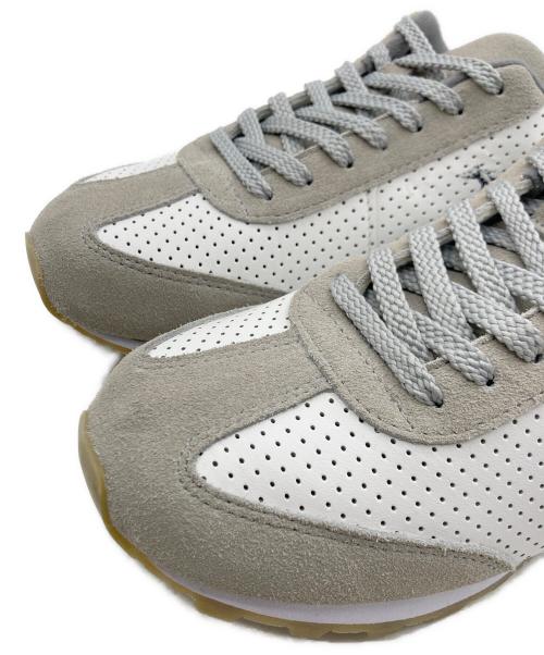 via SANGACIO（ヴィア・サンガチオ）via SANGACIO (ヴィア・サンガチオ) Brandalised (ブランダライズド) via SANGACIO × BRANDALISED にゅ～ず グレー×ホワイト サイズ:US 8の古着・服飾アイテム