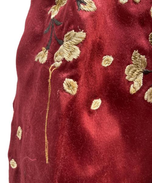 絡繰魂（カラクリタマシイ）絡繰魂 (カラクリダマシイ) 和柄 総刺繍 スカジャン ブラック×レッド サイズ:XXLの古着・服飾アイテム