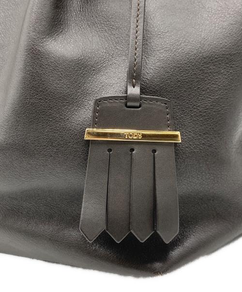 TOD'S（トッズ）TOD'S (トッズ) TOD'S フラワーハンドバッグ ブラック×ブルーの古着・服飾アイテム