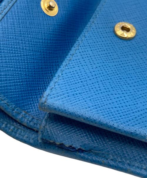 PRADA（プラダ）PRADA (プラダ) PRADA サフィアーノ 2つ折り財布 スカイブルーの古着・服飾アイテム