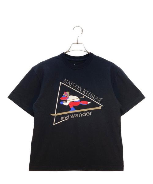 maison kitsune（メゾンキツネ）maison kitsune (メゾンキツネ) and wander (アンドワンダー) MAISON KITSUNE × and wander skiing for dry citton T ブラック×レッド サイズ:Sの古着・服飾アイテム