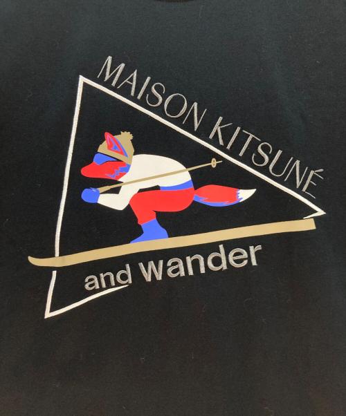 maison kitsune（メゾンキツネ）maison kitsune (メゾンキツネ) and wander (アンドワンダー) MAISON KITSUNE × and wander skiing for dry citton T ブラック×レッド サイズ:Sの古着・服飾アイテム