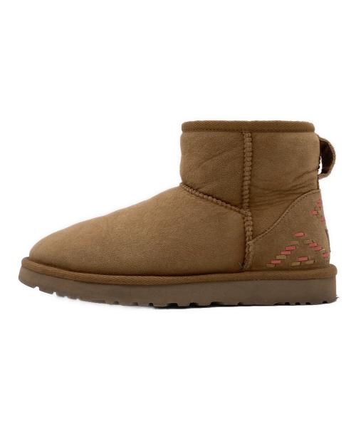 UGG（アグ）UGG (アグ) UGG Classic Mini Rustic Weave ショートブーツ ベージュ サイズ:USA 7の古着・服飾アイテム