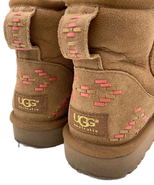 UGG（アグ）UGG (アグ) UGG Classic Mini Rustic Weave ショートブーツ ベージュ サイズ:USA 7の古着・服飾アイテム