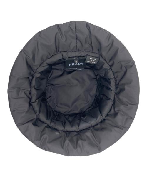 PRADA（プラダ）PRADA (プラダ) PRADA Re-Nylon バケットハット ブラック サイズ:Mの古着・服飾アイテム