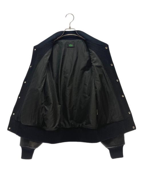 A FEW GOOD KIDS（アフューグッドキッズ）A FEW GOOD KIDS (アフューグッドキッズ) A FEW GOOD KIDS サークルロゴ スタジャン ブラック×グリーン サイズ:Sの古着・服飾アイテム