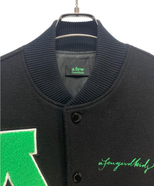 A FEW GOOD KIDS（アフューグッドキッズ）A FEW GOOD KIDS (アフューグッドキッズ) A FEW GOOD KIDS サークルロゴ スタジャン ブラック×グリーン サイズ:Sの古着・服飾アイテム