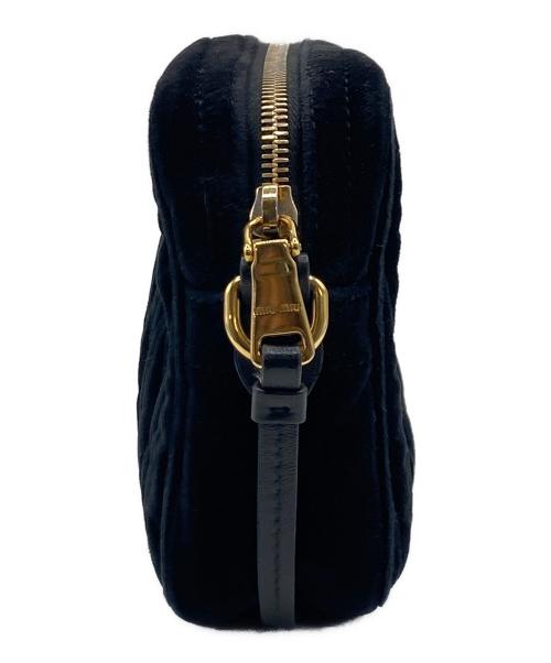 MIU MIU（ミュウミュウ）MIU MIU (ミュウミュウ) MIUMIU マテラッセ ベルベット ショルダーバッグの古着・服飾アイテム