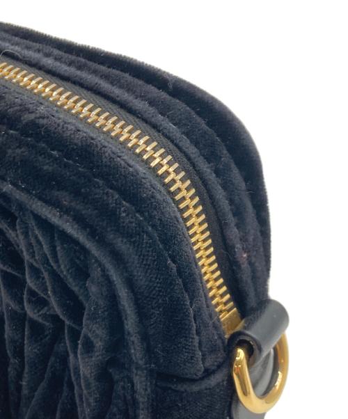 MIU MIU（ミュウミュウ）MIU MIU (ミュウミュウ) MIUMIU マテラッセ ベルベット ショルダーバッグの古着・服飾アイテム