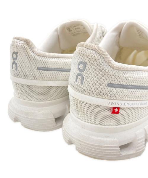 on（オン）on (オン) On Cloud6 スニーカー ホワイト サイズ:US W7の古着・服飾アイテム