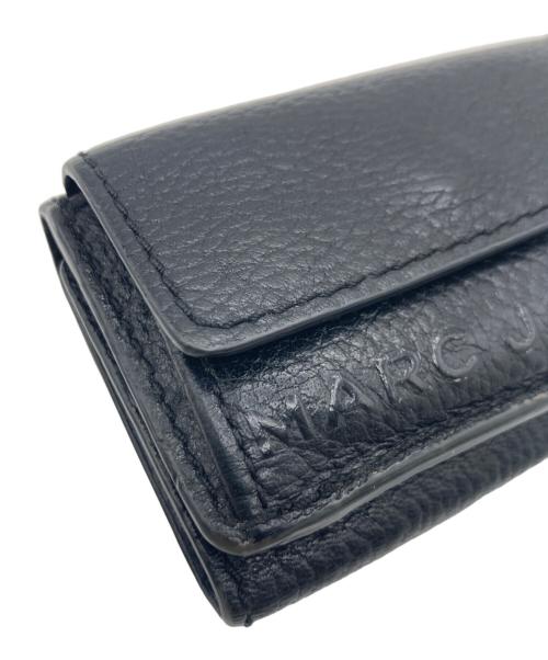 MARC JACOBS（マークジェイコブス）MARC JACOBS (マークジェイコブス) THE TEXTURED BOX 3つ折り財布 ブラックの古着・服飾アイテム