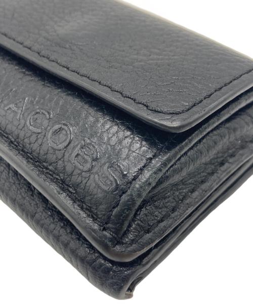MARC JACOBS（マークジェイコブス）MARC JACOBS (マークジェイコブス) THE TEXTURED BOX 3つ折り財布 ブラックの古着・服飾アイテム