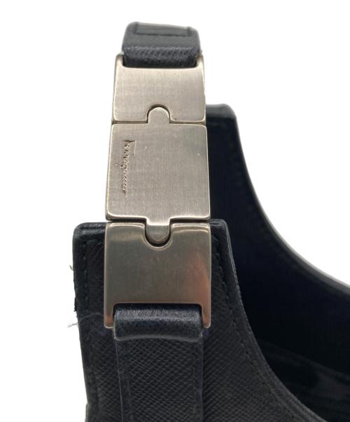 Salvatore Ferragamo（サルヴァトーレ フェラガモ）Salvatore Ferragamo (サルヴァトーレ フェラガモ) Salvatore Ferragamo（サルヴァトーレ フェラガモ）ワンショルダーバッグ ブラックの古着・服飾アイテム