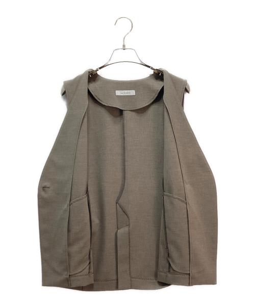La TOTALITE（ラ ト―タリテ）La TOTALITE (ラ ト―タリテ) La TOTALITE ノーカラージレ ベージュ サイズ:F 未使用品の古着・服飾アイテム