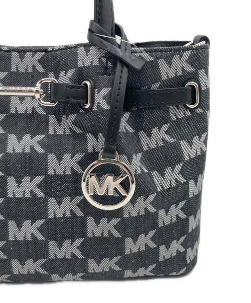 MICHAEL KORS（マイケル・コース）MICHAEL KORS (マイケル・コース) CARSON センタージップ サッチェル スモール MKシグネチャー ブラック×ホワイトの古着・服飾アイテム