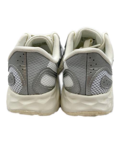 NEW BALANCE（ニューバランス）NEW BALANCE (ニューバランス) ランニングシューズ WARISTS4 グレー×ホワイト サイズ:24の古着・服飾アイテム