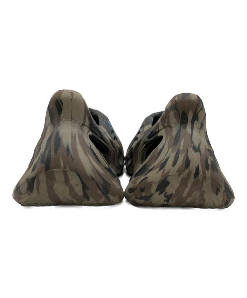 adidas（アディダス）adidas (アディダス) YZY FOAM RNR 'MX Cinder' ブラウン×ブルー サイズ:27.5cmの古着・服飾アイテム