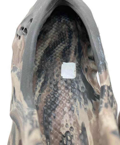 adidas（アディダス）adidas (アディダス) YZY FOAM RNR 'MX Cinder' ブラウン×ブルー サイズ:27.5cmの古着・服飾アイテム