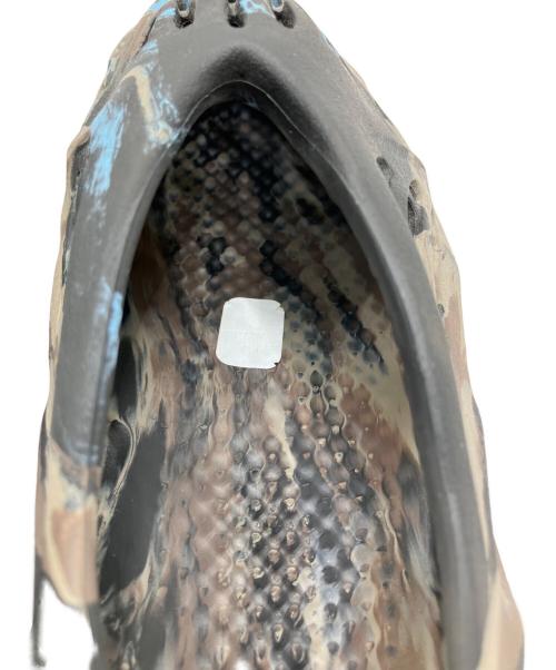 adidas（アディダス）adidas (アディダス) YZY FOAM RNR 'MX Cinder' ブラウン×ブルー サイズ:27.5cmの古着・服飾アイテム