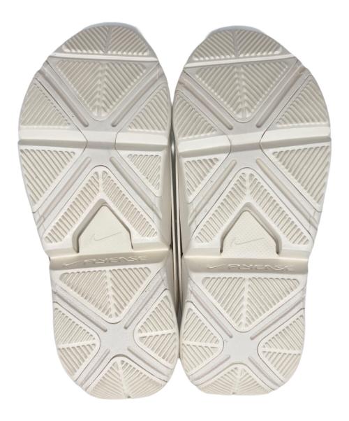 NIKE（ナイキ）NIKE (ナイキ) NIKE Go FlyEarse Pale Ivory ホワイト サイズ:US 6.5の古着・服飾アイテム