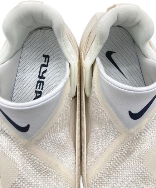 NIKE（ナイキ）NIKE (ナイキ) NIKE Go FlyEarse Pale Ivory ホワイト サイズ:US 6.5の古着・服飾アイテム