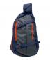 Patagonia（パタゴニア）の古着「アトムスリング8L ボディーバッグ」｜ネイビー×オレンジ