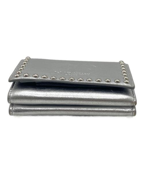 J&M DAVIDSON（ジェイ＆エム デヴィッドソン）J&M DAVIDSON (ジェイ＆エム デヴィッドソン) FOLD WALLET WITH STUDS シルバーの古着・服飾アイテム