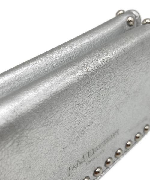 J&M DAVIDSON（ジェイ＆エム デヴィッドソン）J&M DAVIDSON (ジェイ＆エム デヴィッドソン) FOLD WALLET WITH STUDS シルバーの古着・服飾アイテム