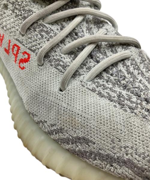 adidas（アディダス）adidas (アディダス) YEEZY BOOST350V2 グレー×レッド サイズ:US 8 1/2の古着・服飾アイテム