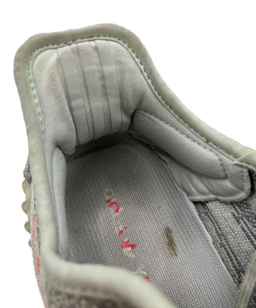 adidas（アディダス）adidas (アディダス) YEEZY BOOST350V2 グレー×レッド サイズ:US 8 1/2の古着・服飾アイテム