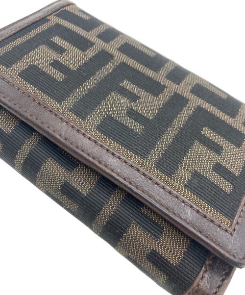 FENDI（フェンディ）FENDI (フェンディ) FENDI ズッカ 2つ折り財布 カーキ×ブラウンの古着・服飾アイテム