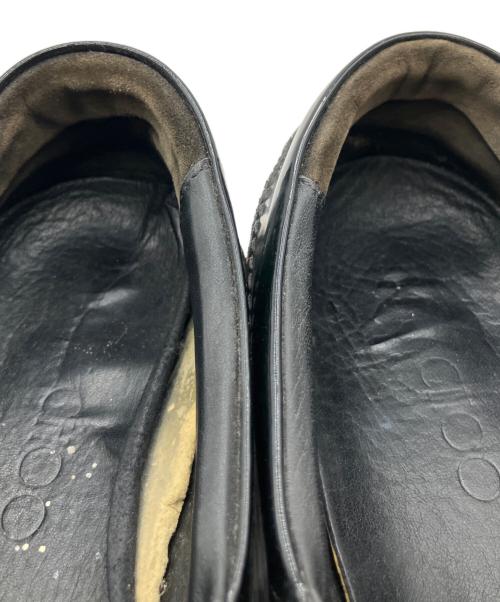 JIMMY CHOO（ジミーチュウ）JIMMY CHOO (ジミーチュウ) スリッポン ブラック×ピンク サイズ:26.5㎝の古着・服飾アイテム
